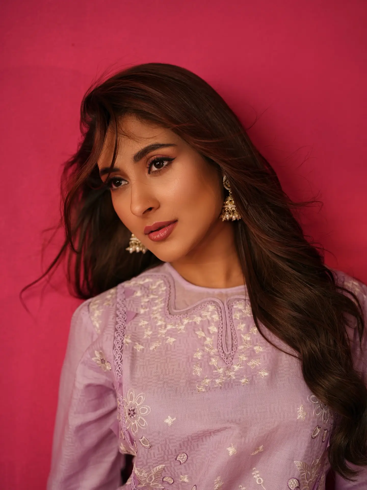 লাইলাক আভায় মেহজাবীনের স্নিগ্ধ নান্দনিকতা