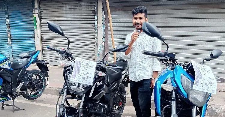 বিদেশে প্রতারণার শিকার, দেশে ফিরে পুরোনো বাইকের ব্যবসায় সফল মেহেদী