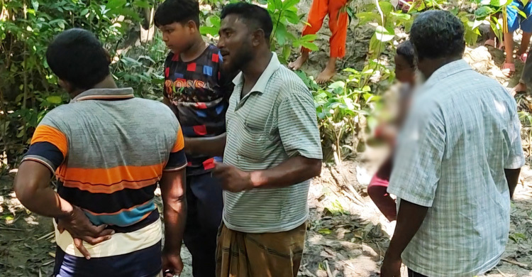 বাঁশবাগানে পড়ে ‍ছিল নবজাতক, হাসপাতালে নিলেন স্থানীয়রা