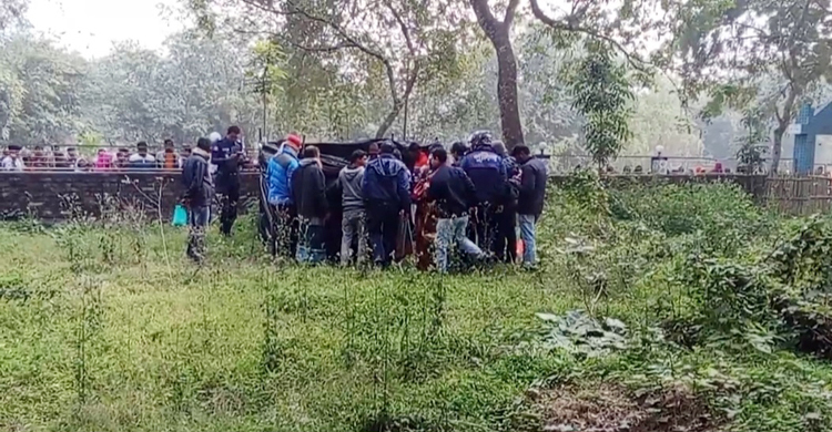 সম্পত্তি নিয়ে বিরোধ, ৭ বছর পর কবর থেকে তোলা হলো মরদেহ