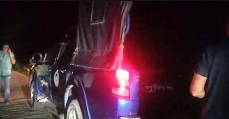 মেহেরপুরে বোমা ফাটিয়ে সড়কে ডাকাতি