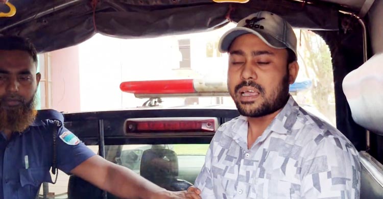 আদালতে নেওয়ার পথে ছাত্রলীগ নেতার ‘জয় বাংলা’ স্লোগান ভাইরাল