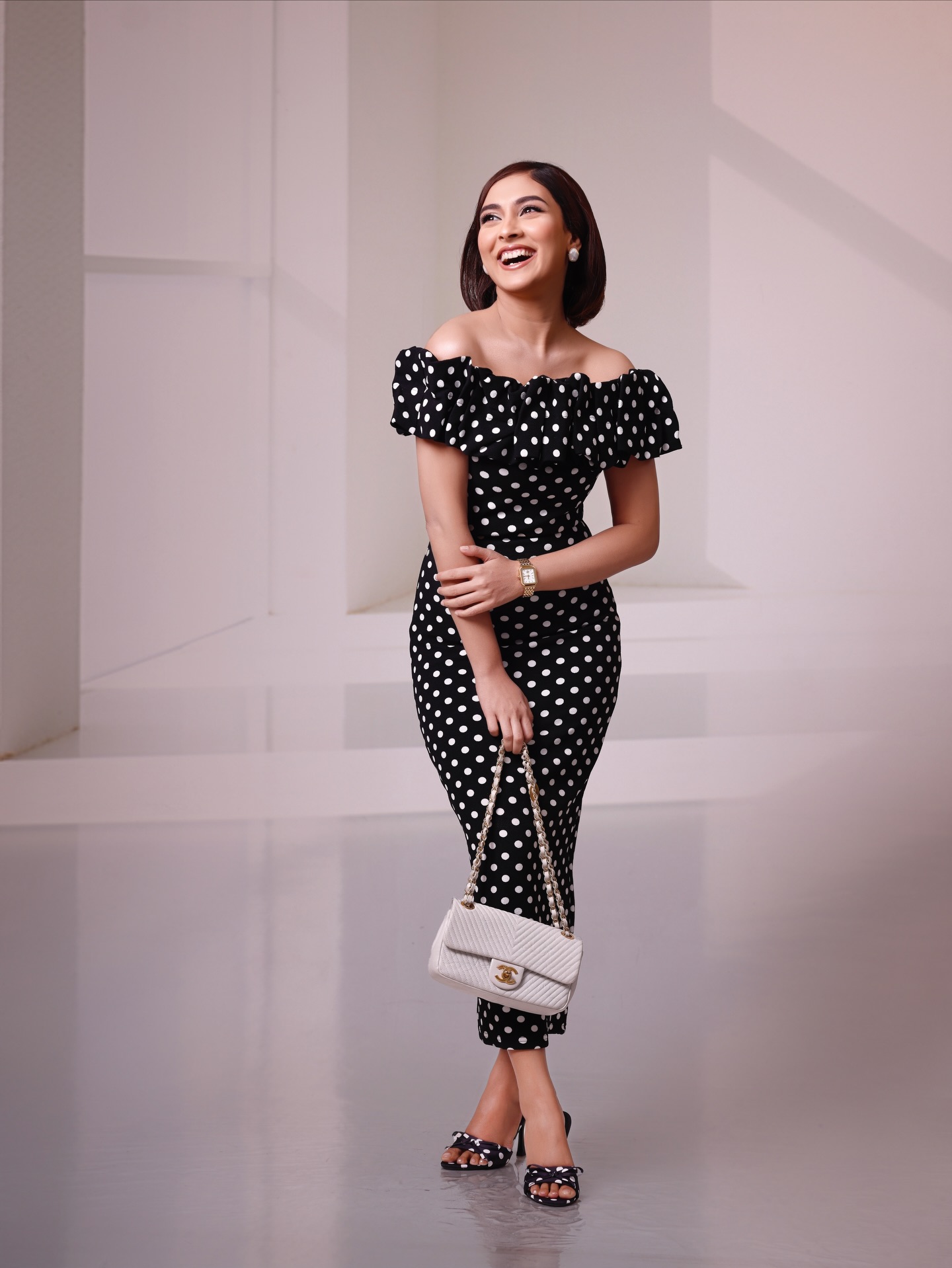 ছবি তারকাদের ইনস্টাগ্রাম থেকে নেওয়া