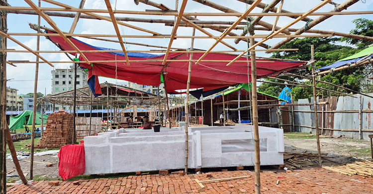 নোয়াখালীতে অনুমোদনহীন বাণিজ্য মেলার প্রস্তুতি, ক্ষুব্ধ ব্যবসায়ীরা