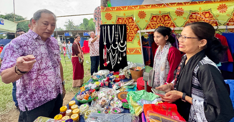 রাঙ্গামাটিতে পাহাড়ি নারী উদ্যোক্তাদরে তৈরি পণ্য নিয়ে মেলা
