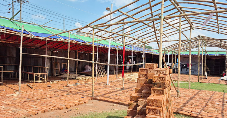 নোয়াখালীতে অনুমোদনহীন বাণিজ্য মেলার প্রস্তুতি, ক্ষুব্ধ ব্যবসায়ীরা