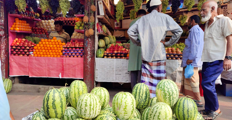 পাইকারিতে যে তরমুজ ৩০০ টাকা, খুচরায় তা ৭০০!