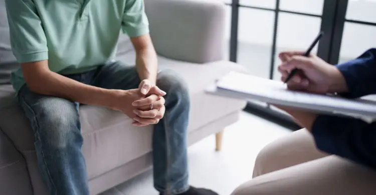 পুরুষরা কেন তাদের ডিপ্রেশন লুকিয়ে রাখেন