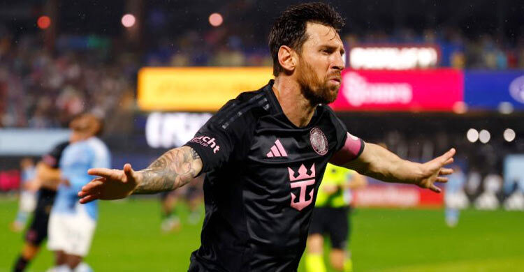 মেসির জোড়া গোলে প্লে-অফে ইন্টার মিয়ামি