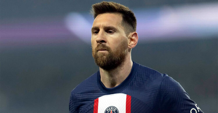 মেসির সঙ্গে আর চুক্তি না বাড়ানোর সিদ্ধান্তও নিয়েছে পিএসজি!