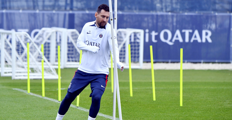 মেসির নিষেধাজ্ঞা তুলে নিয়েছে পিএসজি!