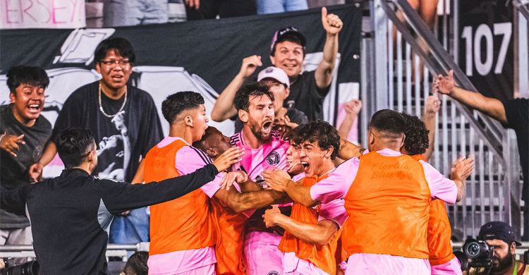 জোড়া গোলে ইন্টার মিয়ামিকে ফাইনালে তুললেন মেসি