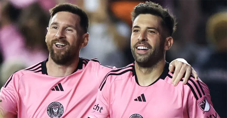 মেসি-আলবার জাদুতে মিয়ামির বড় জয়