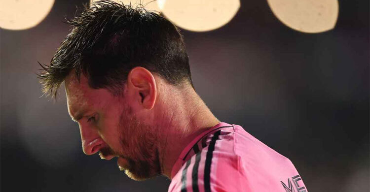 ৯০০ গোলের ইতিহাস মেসির, তবুও বিদায় মিয়ামির