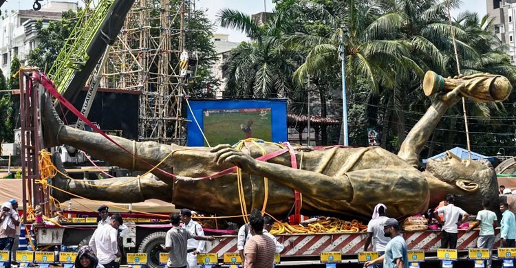নিরাপত্তা শঙ্কায় কলকাতায় সরিয়ে ফেলা হলো মেসির ভাস্কর্য