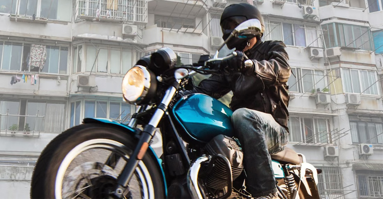 মোটরসাইকেল কিনতে অর্ধেক দামে বাড়ি বিক্রি!