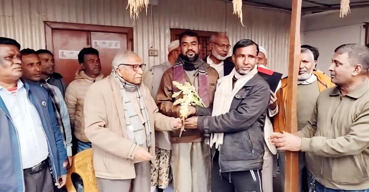 কার্যক্রম নিষিদ্ধ আ’লীগের দুই শতাধিক নেতাকর্মীর বিএনপিতে যোগদান