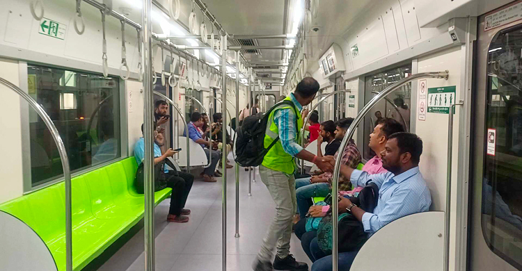 ৩২ মিনিটে উত্তরা থেকে মতিঝিল গেলো প্রথম মেট্রো