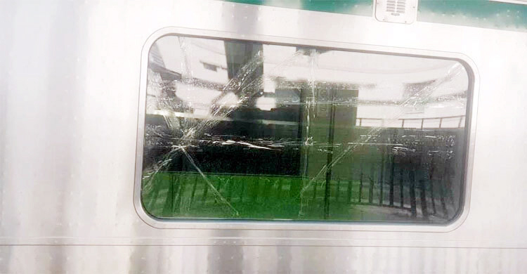 মেট্রোরেলে ঢিল ছোড়ার মামলার প্রতিবেদন ২৭ সেপ্টেম্বর
