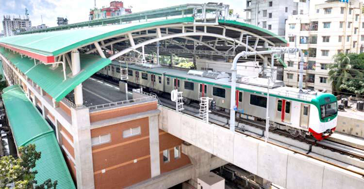 ট্রেন-মেট্রোরেলে শিক্ষার্থী ও দাঁড়ানো যাত্রীদের হাফভাড়া চেয়ে রিট