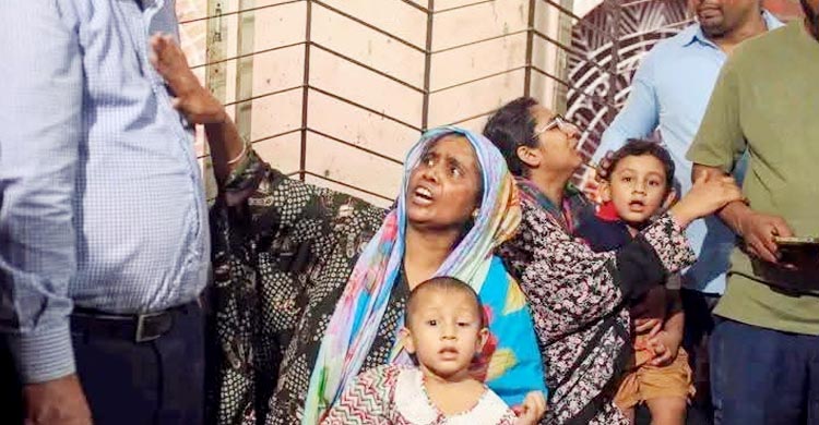 ১০ কোটি টাকা ও স্থায়ী চাকরির দাবি জানিয়ে লিগ্যাল নোটিশ