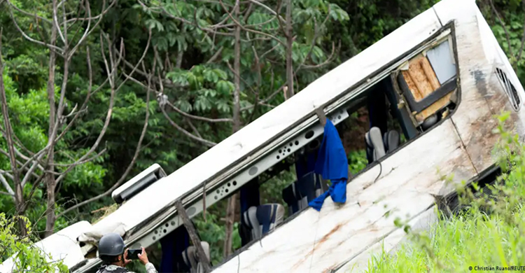 মেক্সিকোতে অভিবাসনপ্রত্যাশীদের বহনকারী বাস দুর্ঘটনা, নিহত ১৮