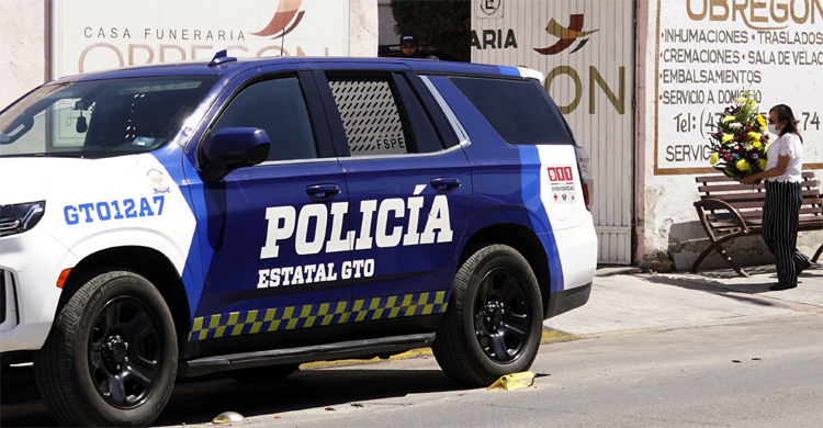 মেক্সিকোতে প্রকাশ্যে মেয়রকে গুলি করে হত্যা