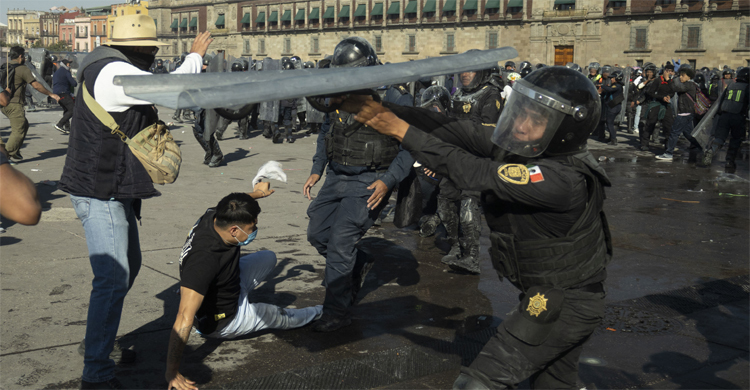 মেক্সিকোতে জেন-জি বিক্ষোভ ঘিরে সংঘর্ষ, পুলিশসহ আহত ১২০