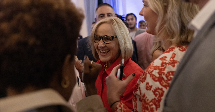 প্রায় তিন দশক পর ডেমোক্র্যাট মেয়র পেলো মায়ামি