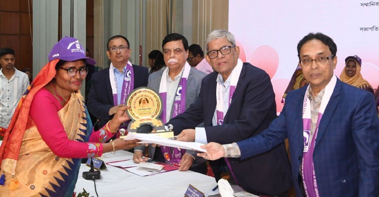 নারীর ক্ষমতায়নে কাজ করে যাচ্ছে সরকার: মির্জা ফখরুল