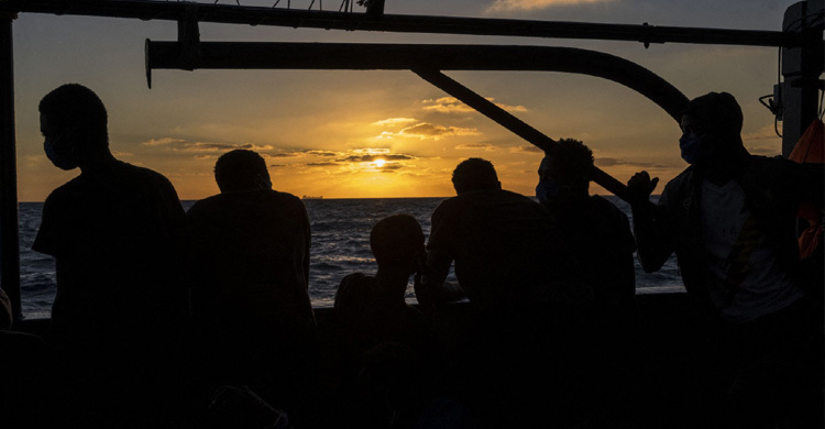 লিবিয়া উপকূলে নৌকাডুবিতে নিখোঁজ ৪২ অভিবাসনপ্রত্যাশী