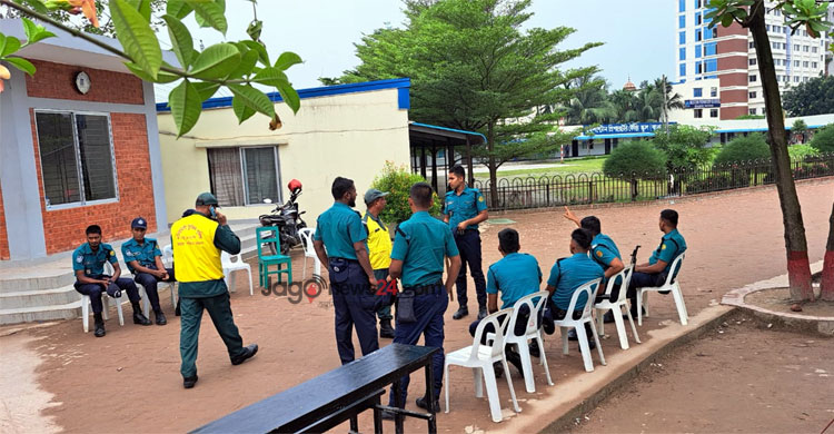 জানালার পাশে ঝুলছিল শিশুদের হাত, দেহগুলো পড়েছিল নিচে