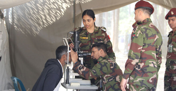 সেনাবাহিনীর ব্যবস্থাপনায় বিনামূল্যে চিকিৎসা ও চক্ষু শিবির