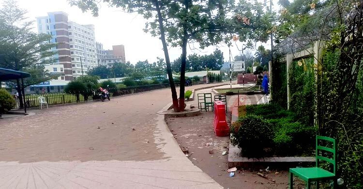 শোকে নত মাইলস্টোনের আকাশে উড়োজাহাজ উড়লেই কাঁপছে বুক