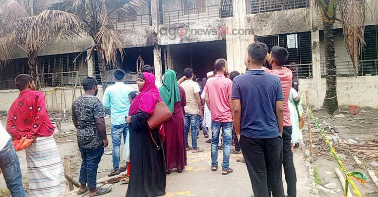 মাইলস্টোন ট্র‍্যাজেডি: দূর দূরান্ত থেকে পোড়া ভবন দেখতে আসছে মানুষ