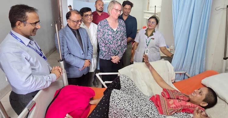 দগ্ধদের দেখতে বার্ন ইনস্টিটিউটে ব্রিটিশ হাইকমিশনার