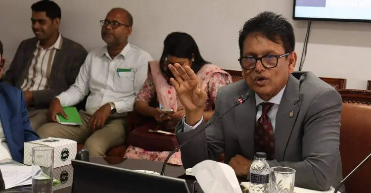 অনলাইন-অফলাইনে ক্লাসের সিদ্ধান্তের বিষয়ে যা জানালেন শিক্ষামন্ত্রী