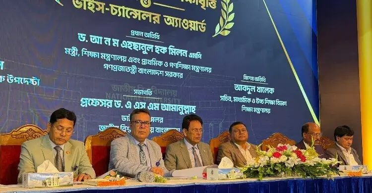 শিক্ষা মন্ত্রণালয়ের ঘাড়ে বন্ধুক রেখে গুলি করা চলবে না: শিক্ষামন্ত্রী