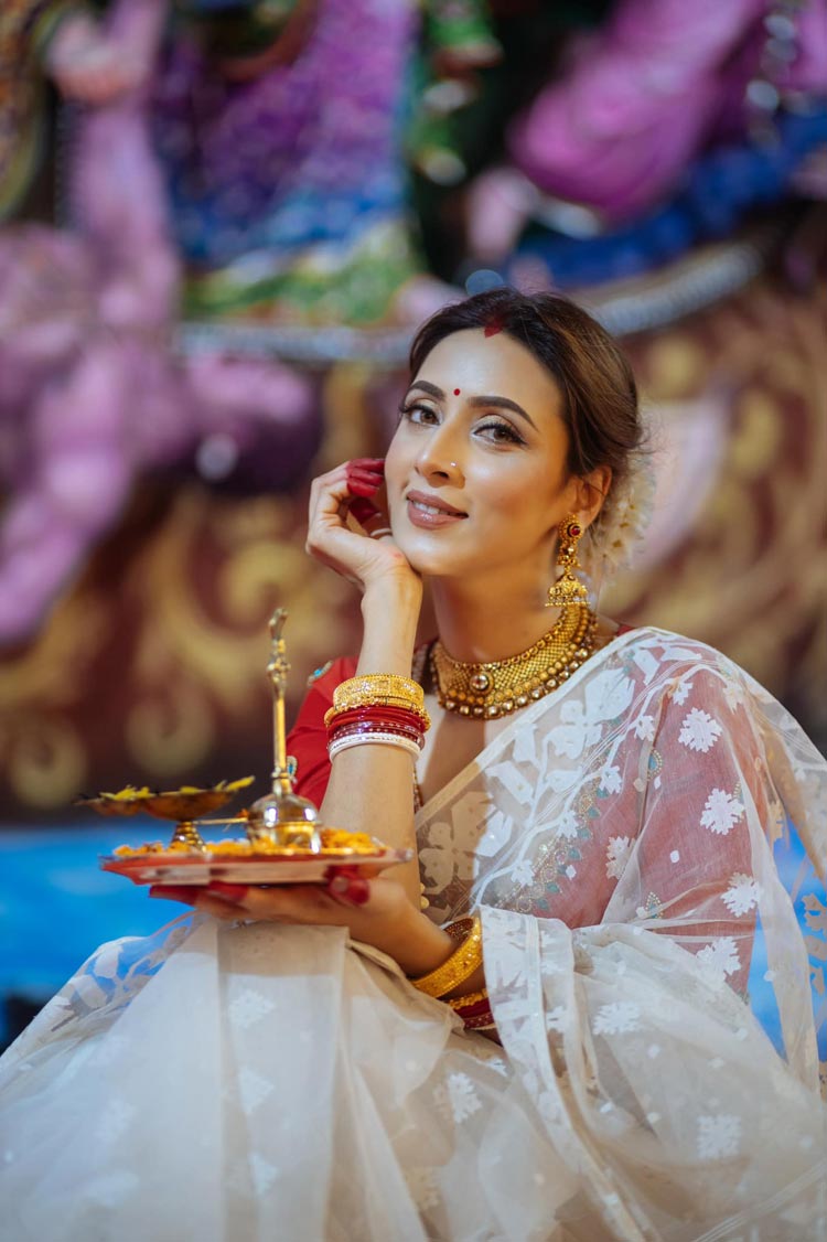 কুমিল্লা ও রাজশাহী নিয়ে দোটানায় মিম