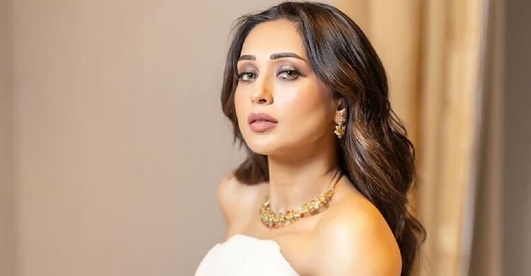 মানহানি মামলার মাঝেই সতর্কবার্তা দিলেন মিমি