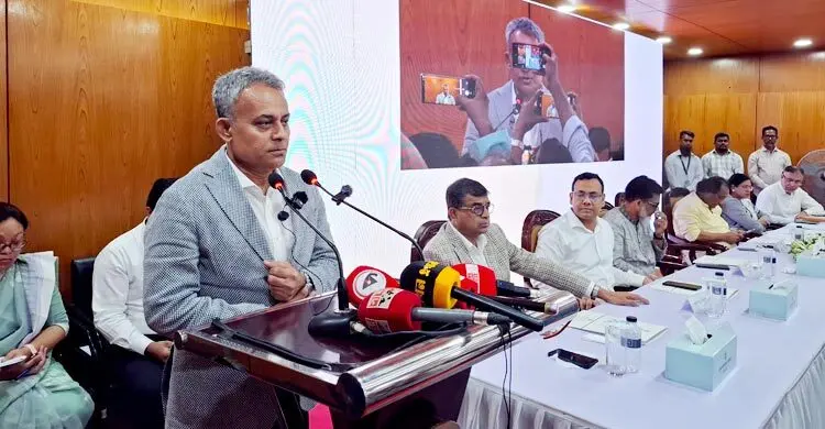 নিয়ন্ত্রণ হারিয়ে গাড়িটি সরাসরি নদীতে পড়ে যায়: মন্ত্রী