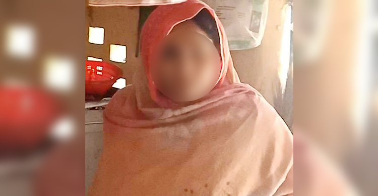 মোহরানা দাবিতে বিচ্ছেদের পরও স্বামীর বাড়িতে অবস্থান স্ত্রীর