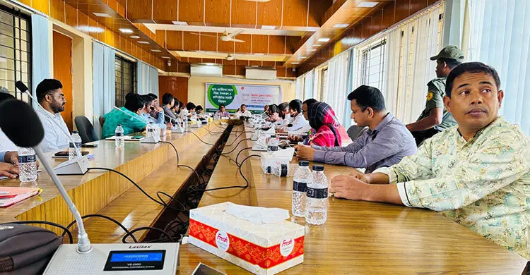 উপজেলা আইনশৃঙ্খলা সভায় হত্যা মামলার আসামি!