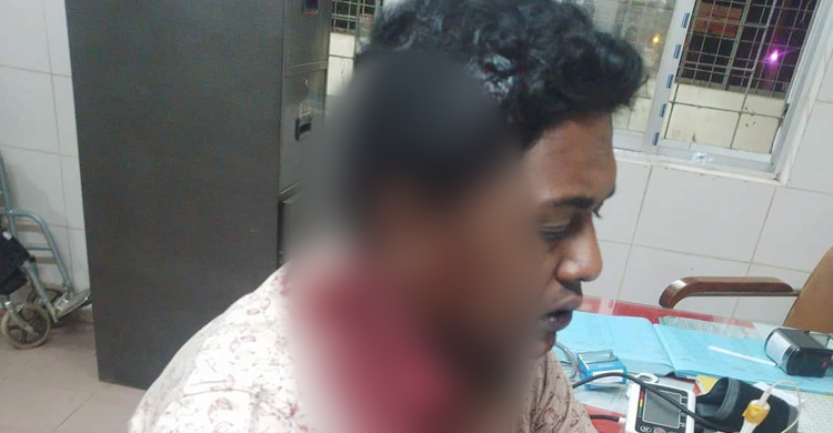 মিরসরাইয়ে শ্রমিক লীগ নেতাকে কুপিয়ে জখম