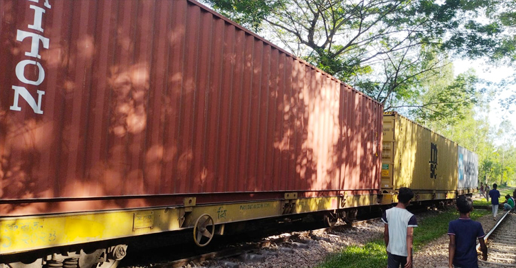 মিরসরাইয়ে লাইনচ্যুত বগি উদ্ধার, ট্রেন চলাচল স্বাভাবিক