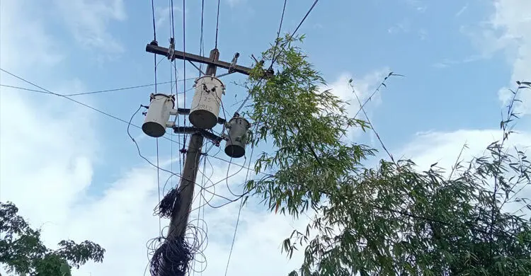 মিরসরাইয়ে ৩০ ঘণ্টা বিদ্যুৎহীন ১০ হাজার পরিবার