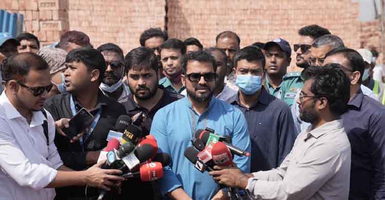 গাবতলী বেড়িবাঁধে অর্ধশতাধিক অবৈধ স্থাপনা উচ্ছেদ