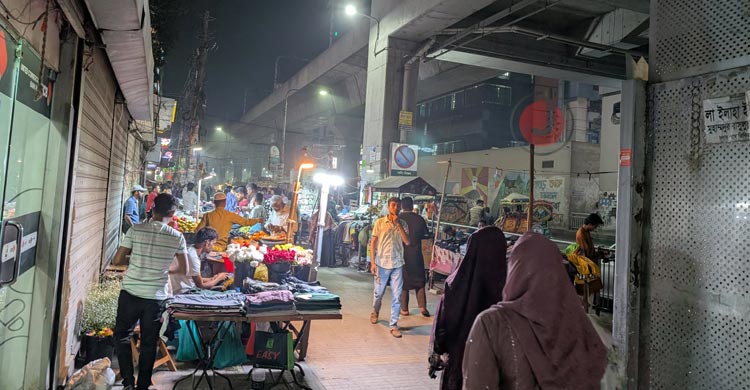 মিরপুরে ফুটপাত দখল করে &lsquo;নীরব&rsquo; চাঁদাবাজির অভিযোগ