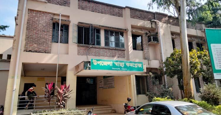 শীতের শুরুতেই শিশু রোগীতে ঠাসা মিরসরাই স্বাস্থ্য কমপ্লেক্স