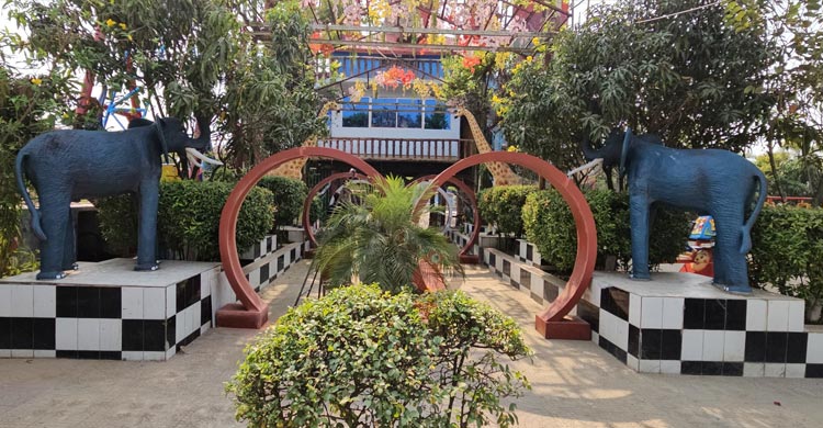 পাহাড়-ঝরনার তীর্থস্থান মিরসরাইয়ে আবাসন সংকট